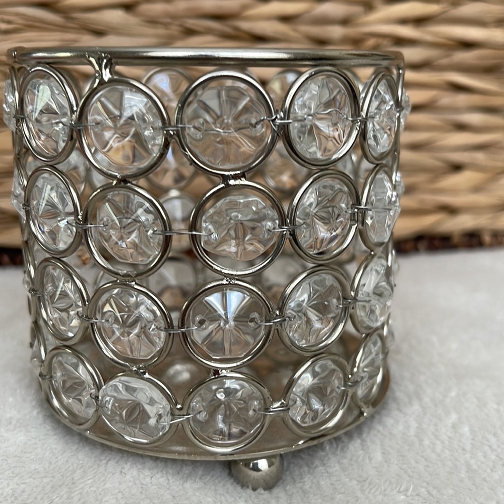 New Home Essentials Silver Footed Crystal Round Lucite 3 1/2” Tall Candle Holder